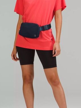 lululemon athletica Black Everywhere Belt Bag New with tag